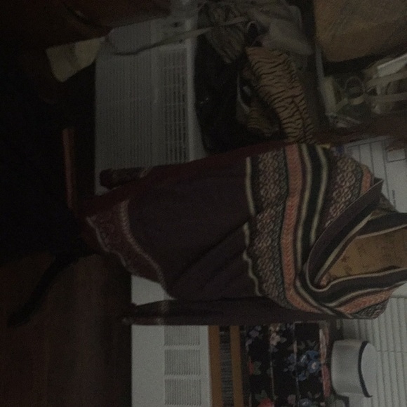 Mult-colored sweater with sleeves. - Picture 1 of 3